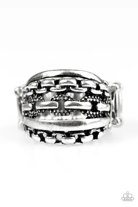 A Chic Reaction Silver Ring - Paparazzi Accessories