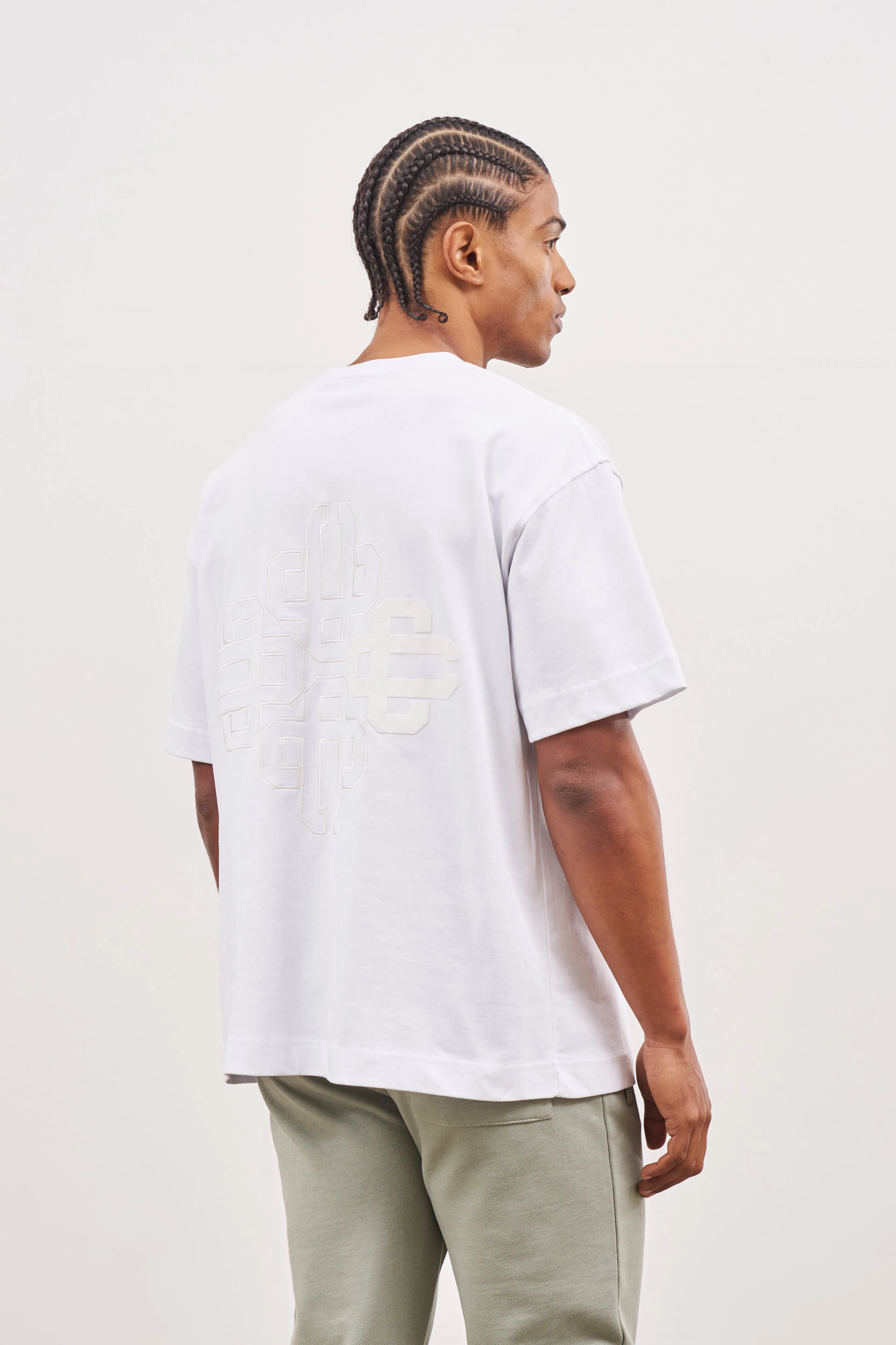 OUTLINE EMBLEM RELAXED T-SHIRT - WHITE