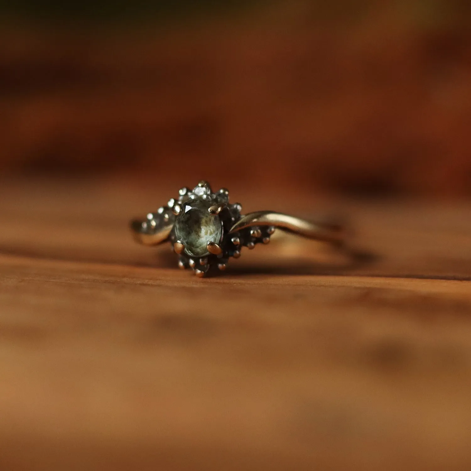 Vintage Dottie Ring in Delicate Gold