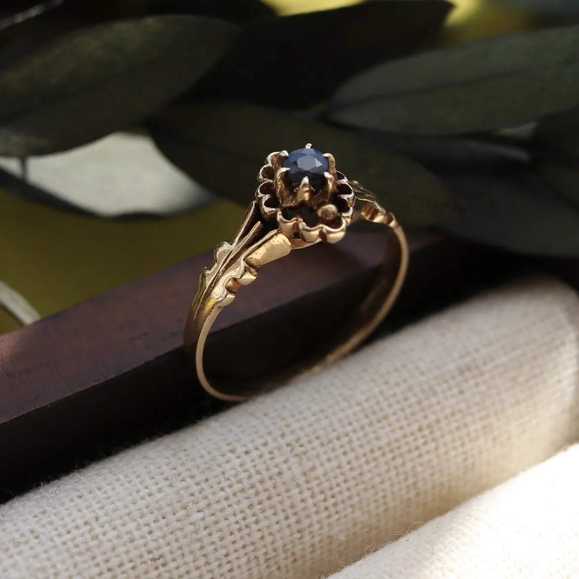 Vintage | Emilie Sapphire Ring