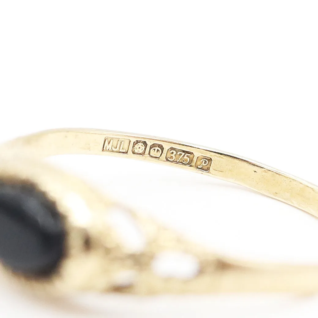 Vintage-Inspired Meta Ring - Timeless Elegance with Modern Flair