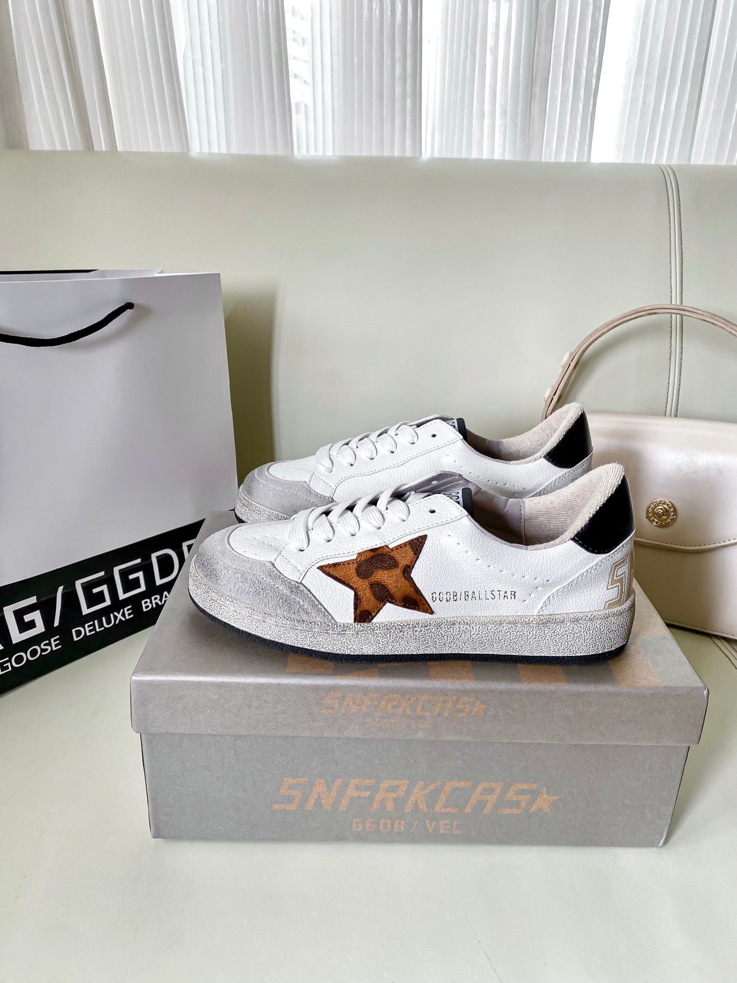 White Ball Star Strap Sneakers Adult Vintage Distressed Leather Dirty Casual Street Flat Shoes For Men Women