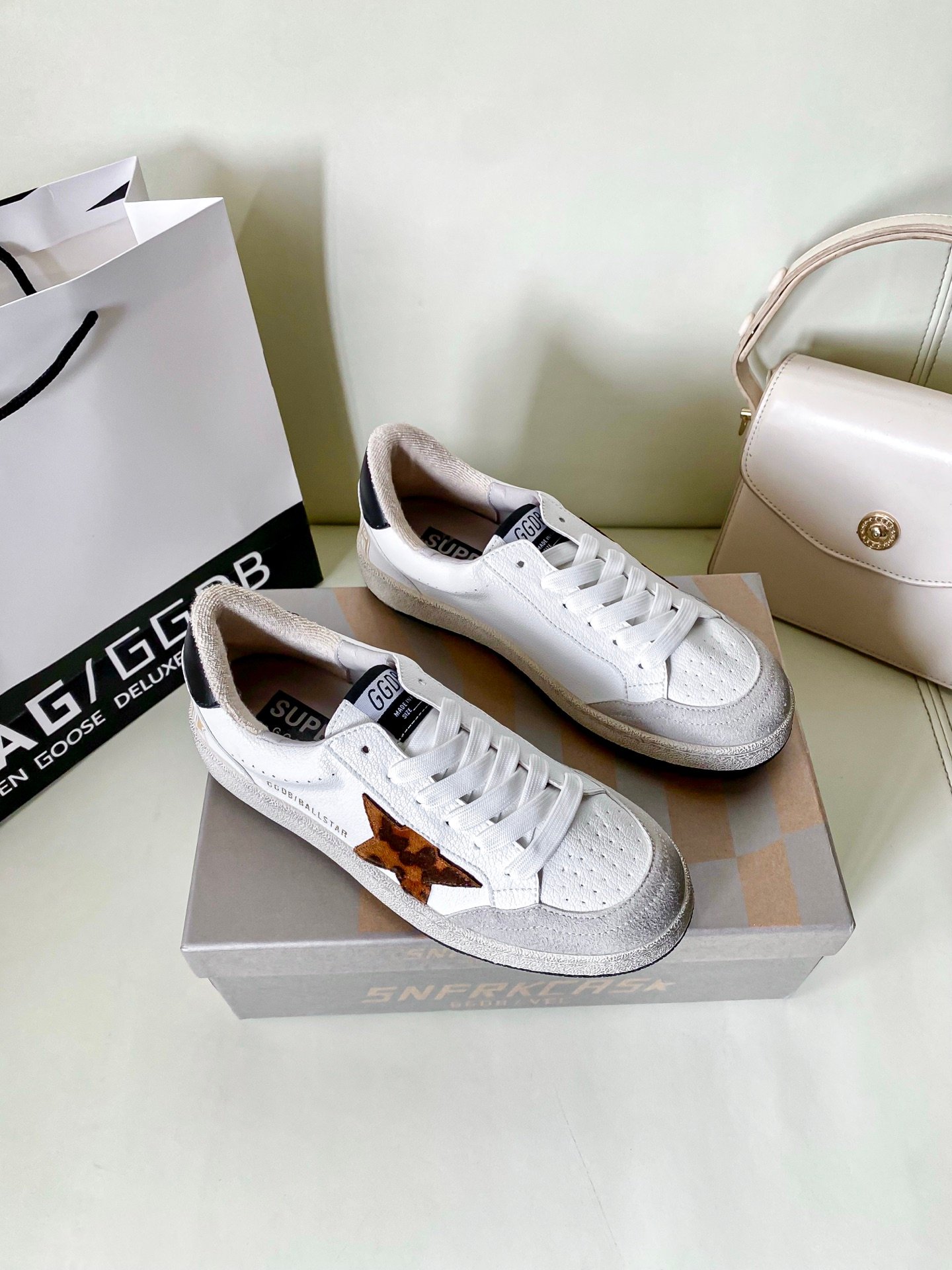 White Ball Star Strap Sneakers Adult Vintage Distressed Leather Dirty Casual Street Flat Shoes For Men Women - Image 4