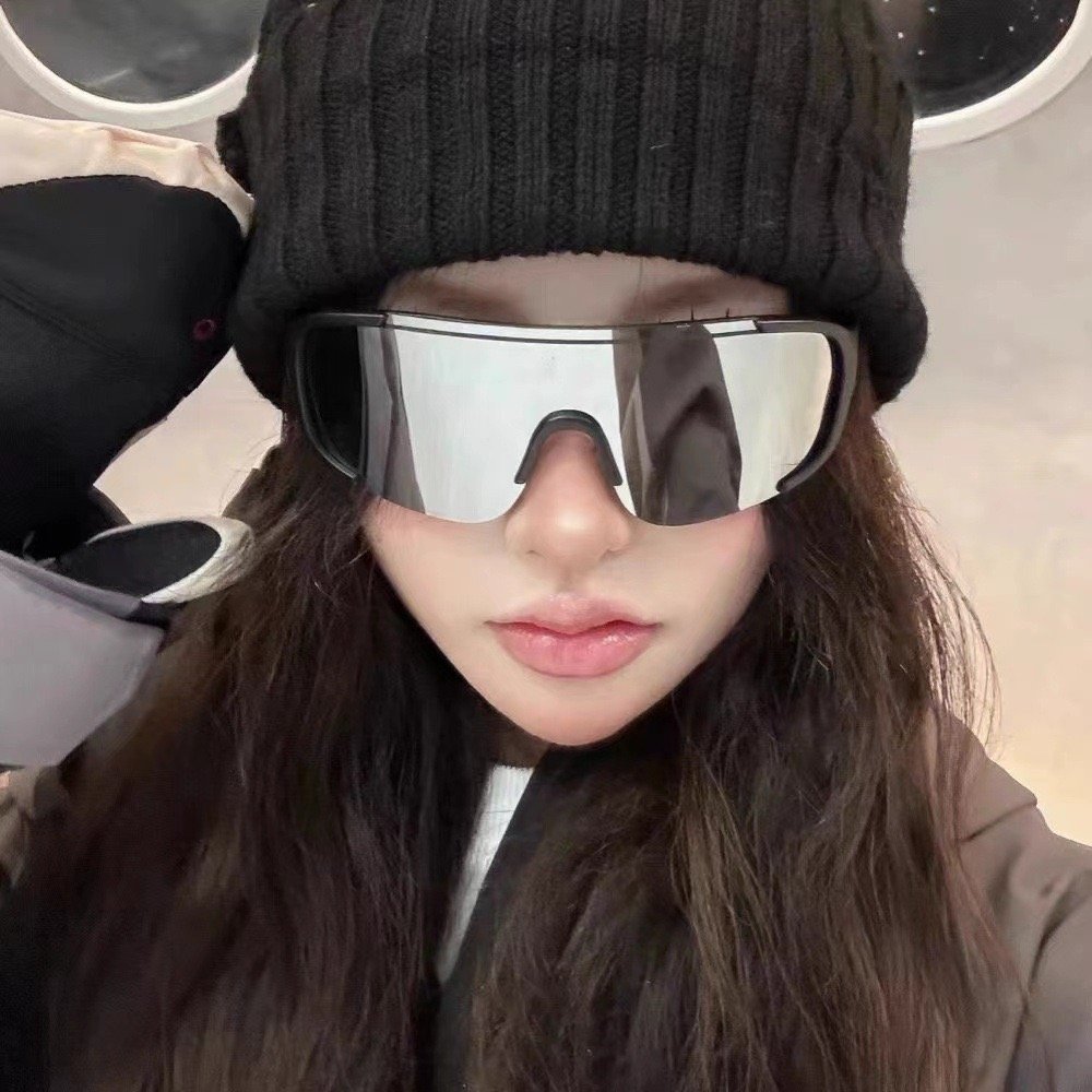 ⁦Trendy Polarized Sun Glasses UV400 for Men & Women/BL-1⁩ - الصورة ⁦2⁩