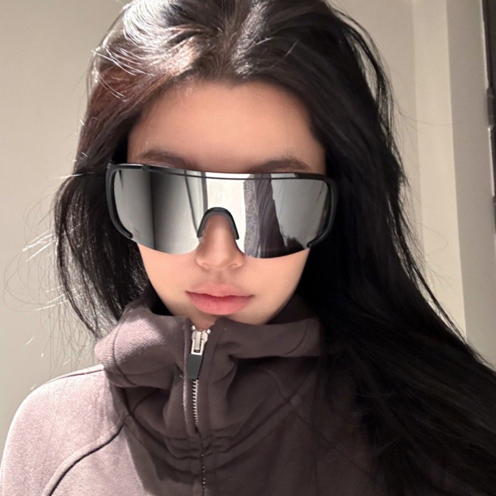 ⁦Trendy Polarized Sun Glasses UV400 for Men & Women/BL-1⁩ - الصورة ⁦3⁩